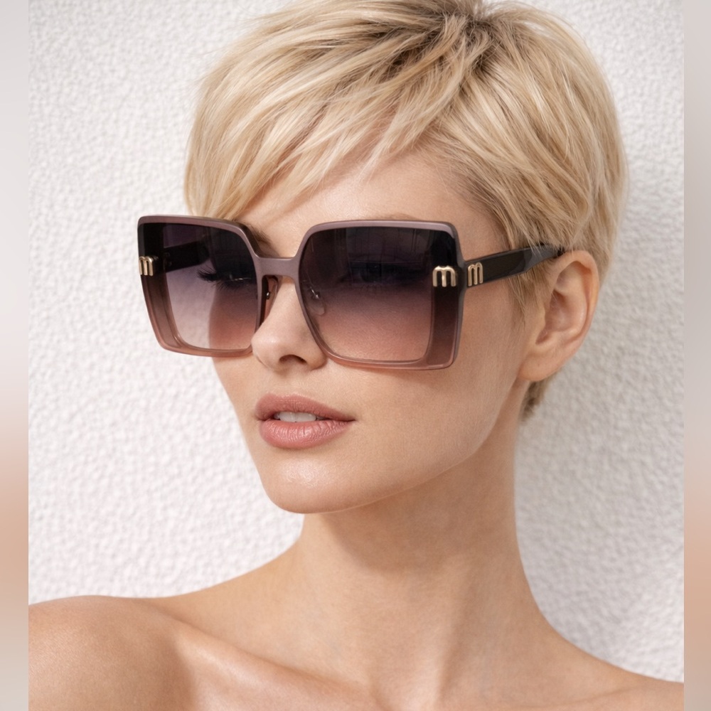 😍Sand Colour Square M Class Sunglasses with Gradient Lenses
